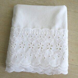 Pair of 2 Vintage Wamsutta Standard Pillowcases White Eyelet Lace Edge